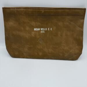 Case that has a spring Loaded to open and close Indian Wells CC 1976